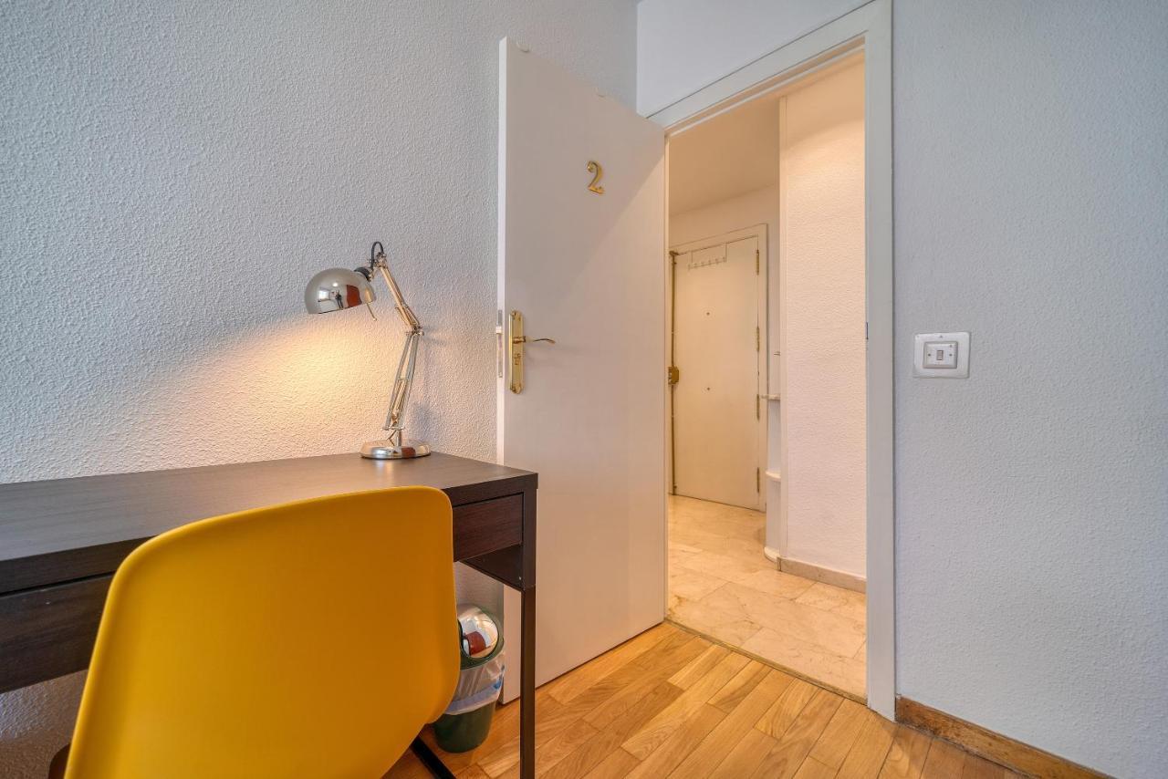 B Casacafe Madrid Pozuelo 2 Bano Fuera De La Habitacion O Compartido Посуэло-де-Аларкон Экстерьер фото