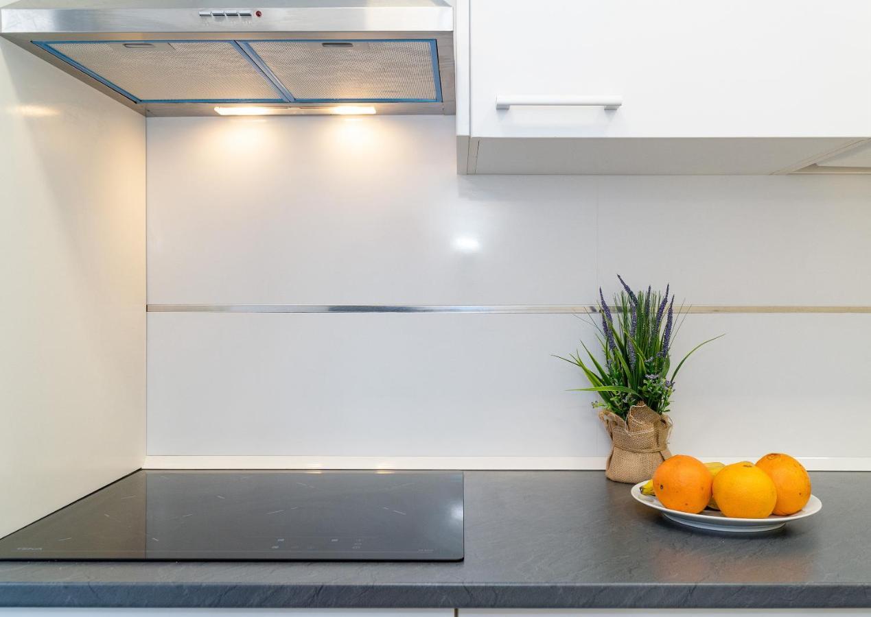 B Casacafe Madrid Pozuelo 2 Bano Fuera De La Habitacion O Compartido Посуэло-де-Аларкон Экстерьер фото