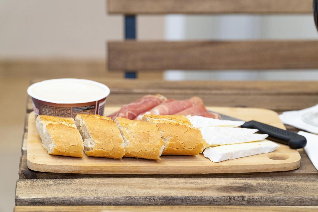 B Casacafe Madrid Pozuelo 2 Bano Fuera De La Habitacion O Compartido Посуэло-де-Аларкон Экстерьер фото